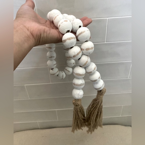 White Wooden Garland - Picture 3 of 3